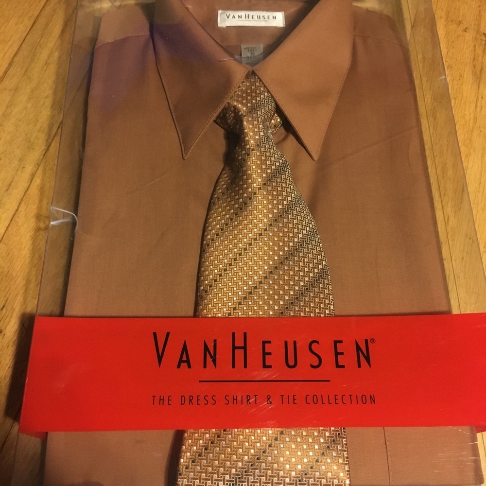 Van Heusen Medium Button Down Dress Shirt/Tie new